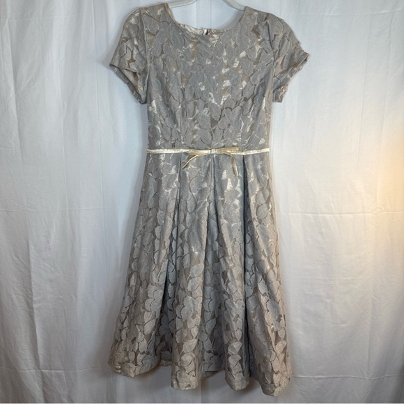 Mikarose Dresses & Skirts - Mikarose Gray Lace Short Sleeve Dress Size Small Preowned